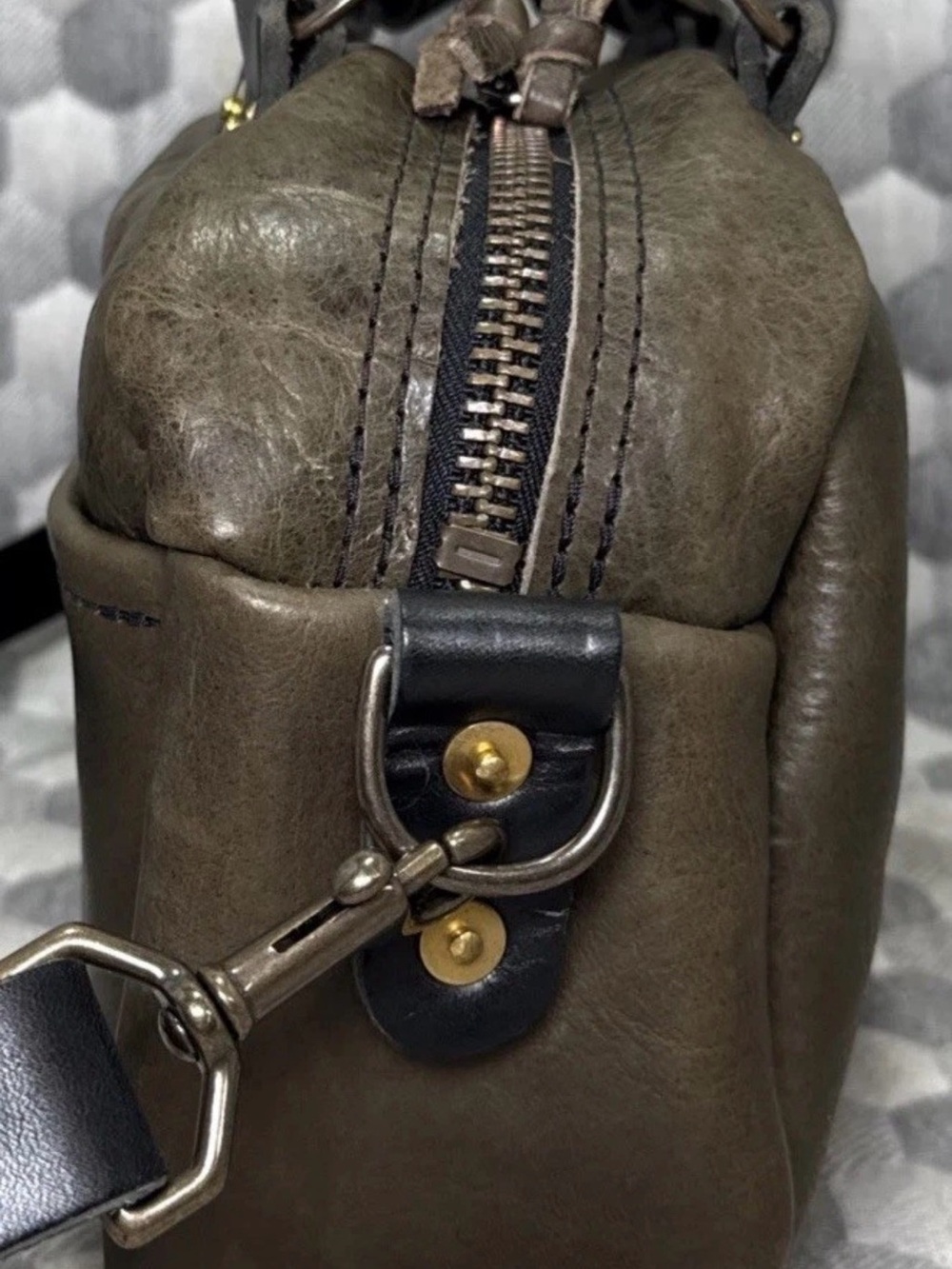 Go Forth Leather - Small Hoffman Shoulder / Crossbody Bag - Picture 5 of 13